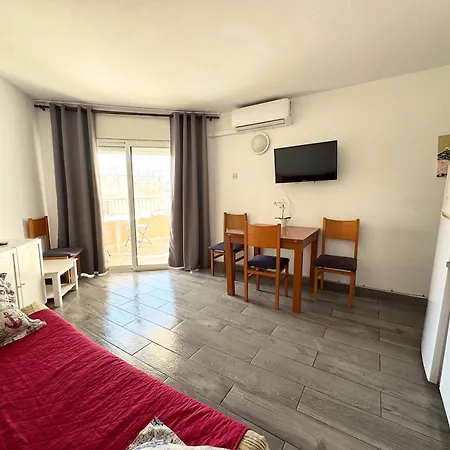 Apartsalou Bilbao * Σαλού